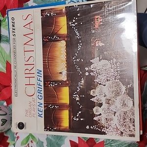 The Organ Plays at Christmas Record (H116)